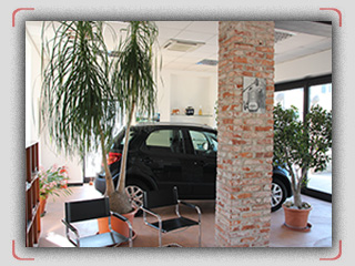 Garage Bellani, uffici ed esposizione...